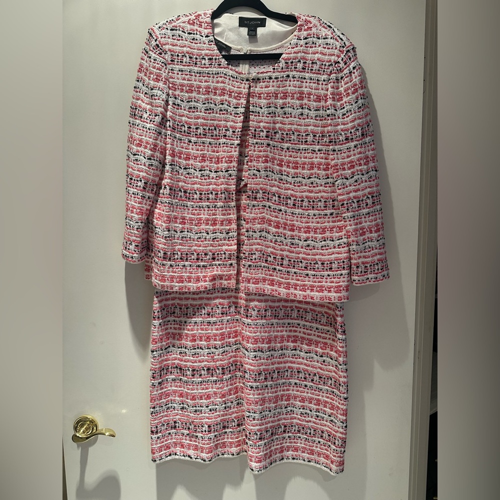 St. John - Pink, Black, and White Knit Fabric